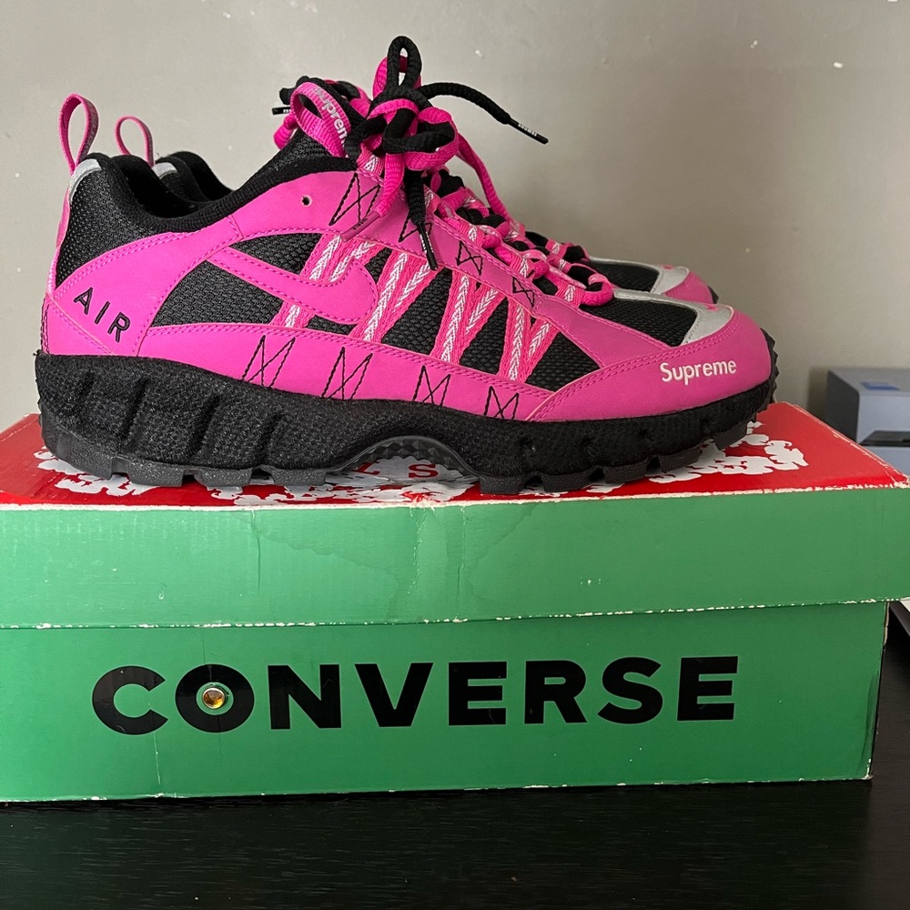 Supreme x Nike Air Humara 17